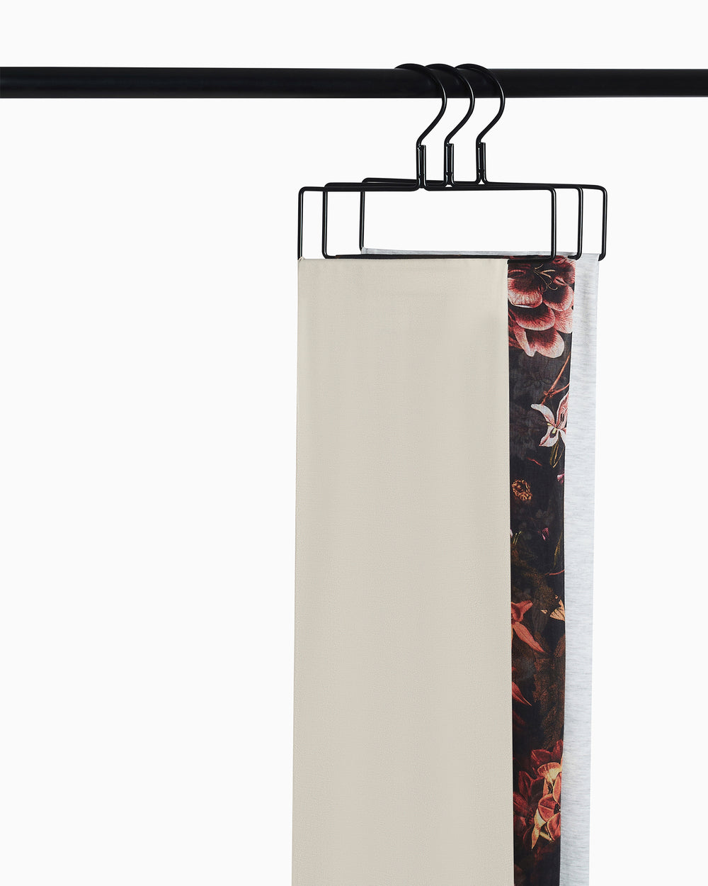 BLACK HIJAB HANGER | SQUARE